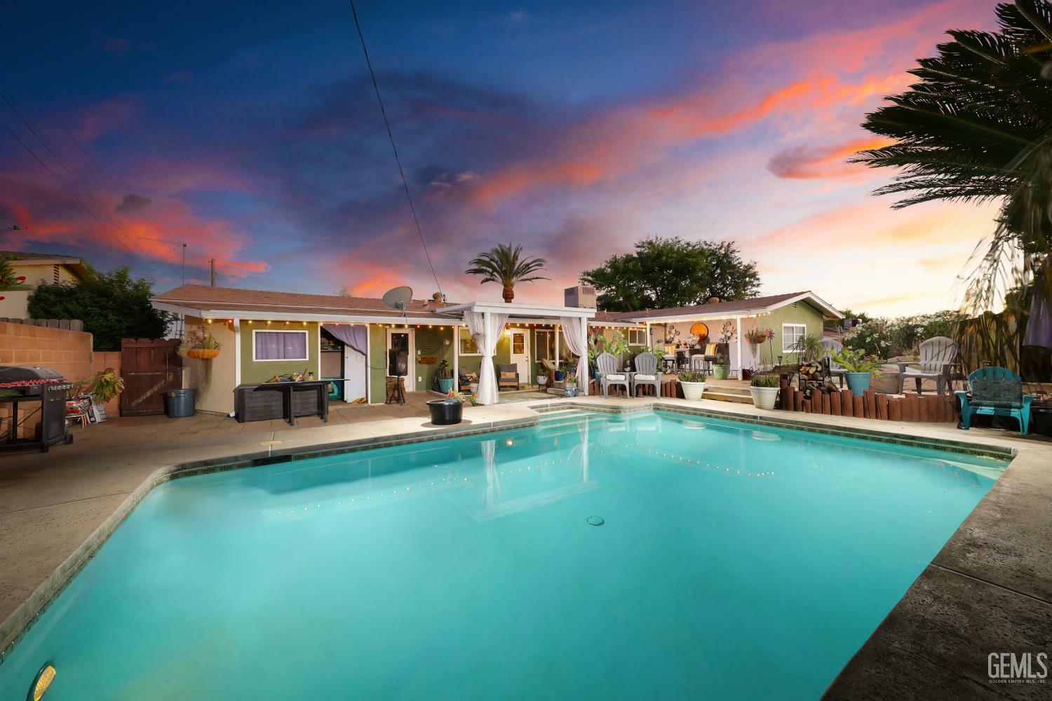 Property Photo: 2818 San Pablo Avenue CA 93306