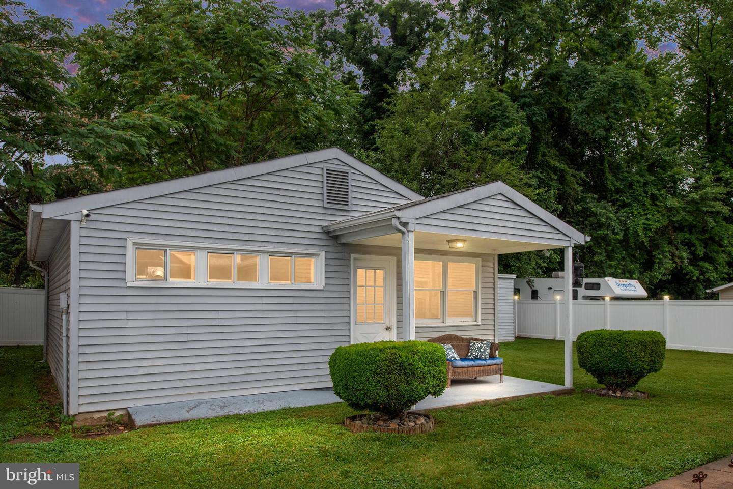 Property Photo: 1276 Cronin Drive VA 22191
