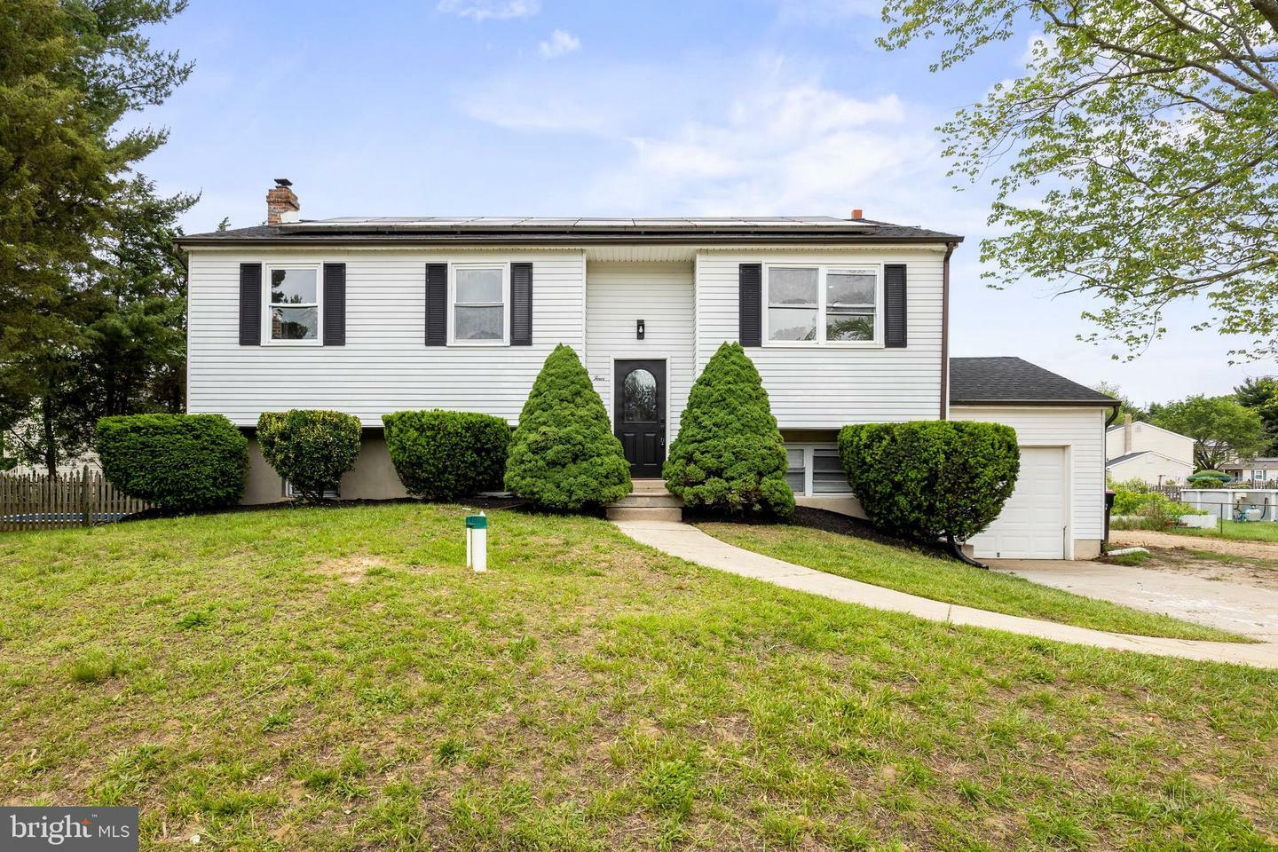 Property Photo: 4 Donna Marie Court NJ 08081