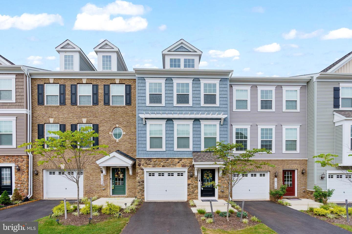 Property Photo: 10720 Shadewell Spring Way VA 20112