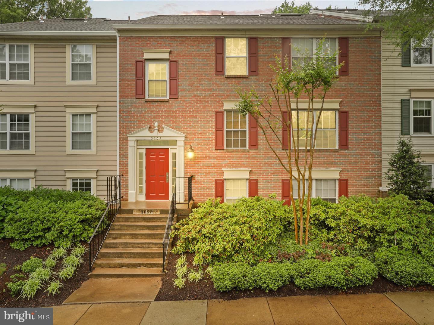 Property Photo: 3803 Green Ridge Court 301 VA 22033