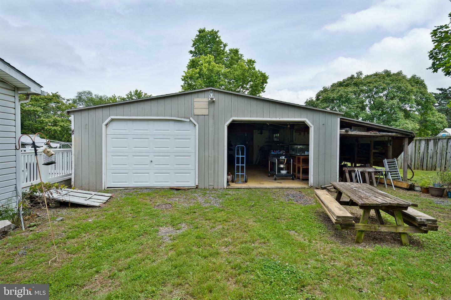 Property Photo: 520 Davis Drive WV 25404