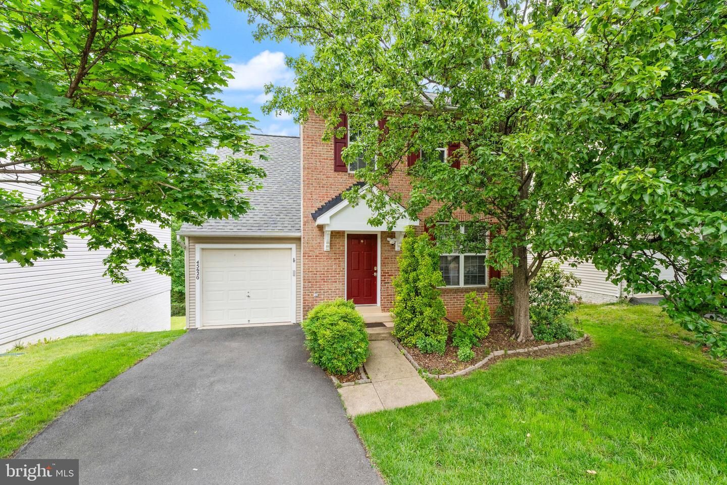 Property Photo:  45620 Livingstone Station Street  VA 20166 