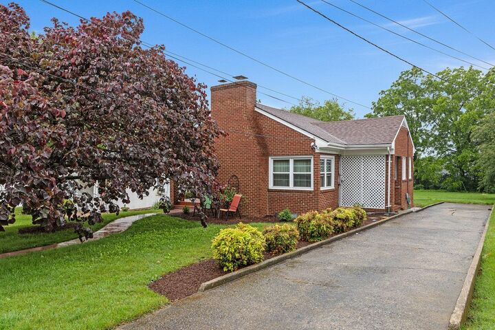 Property Photo: 1435 Bluestone St VA 22801