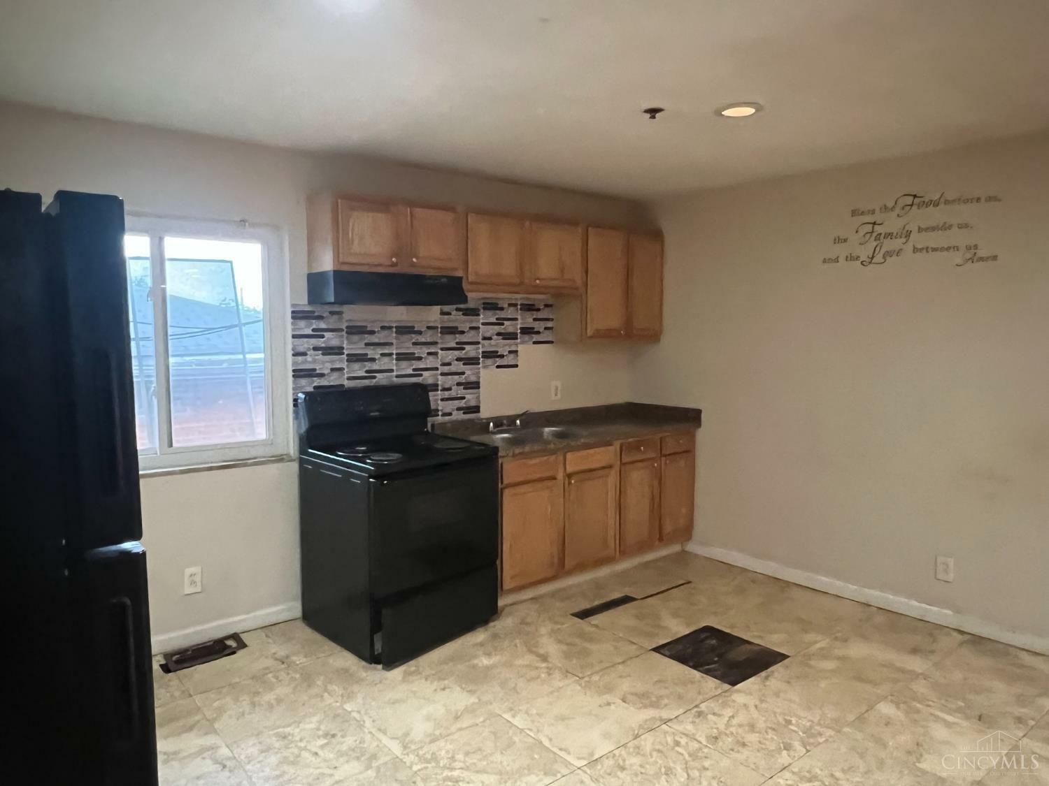 Property Photo: 7851 Glenorchard Drive OH 45237