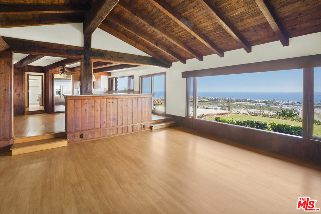 Property Photo: 3217 Colony View Cir CA 90265