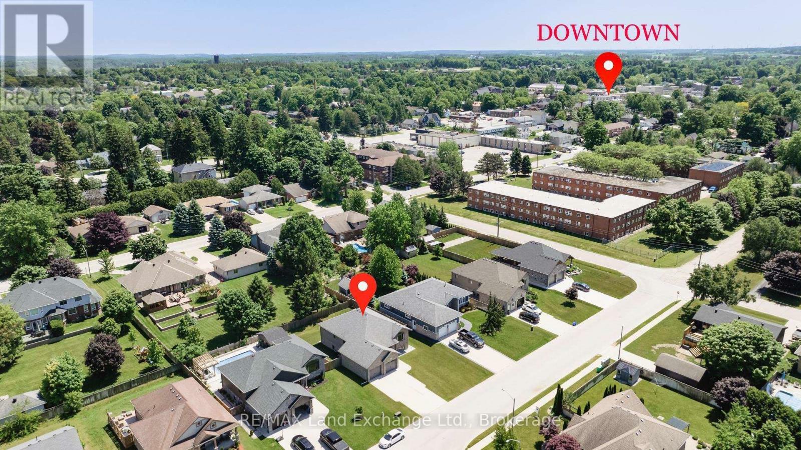 Property Photo: 821 Sumpton Street ON N0H 2C2