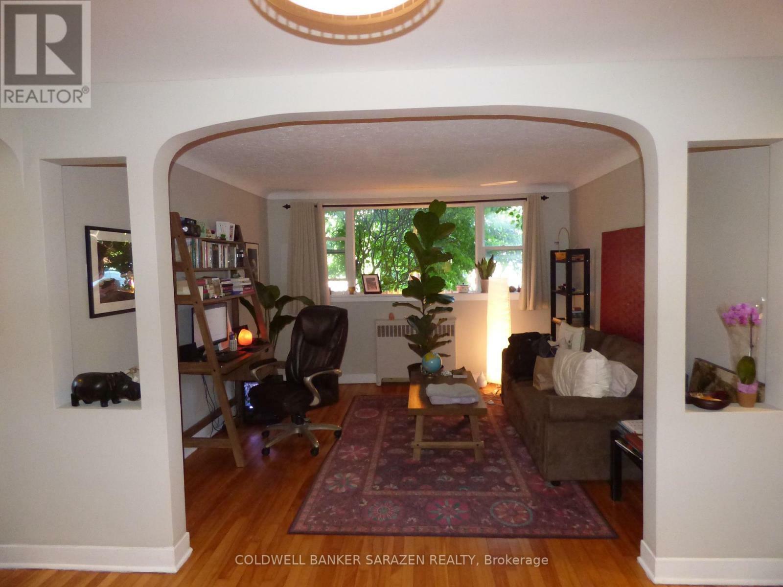 Property Photo:  682 Irene Crescent 2  ON K1Z 7J1 