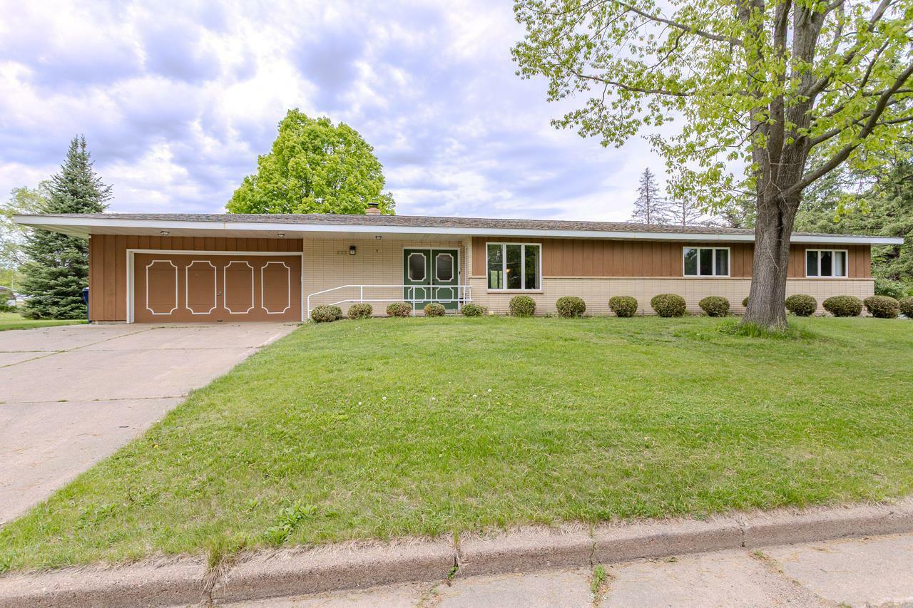 Property Photo:  419 East Beech Street  WI 54426 