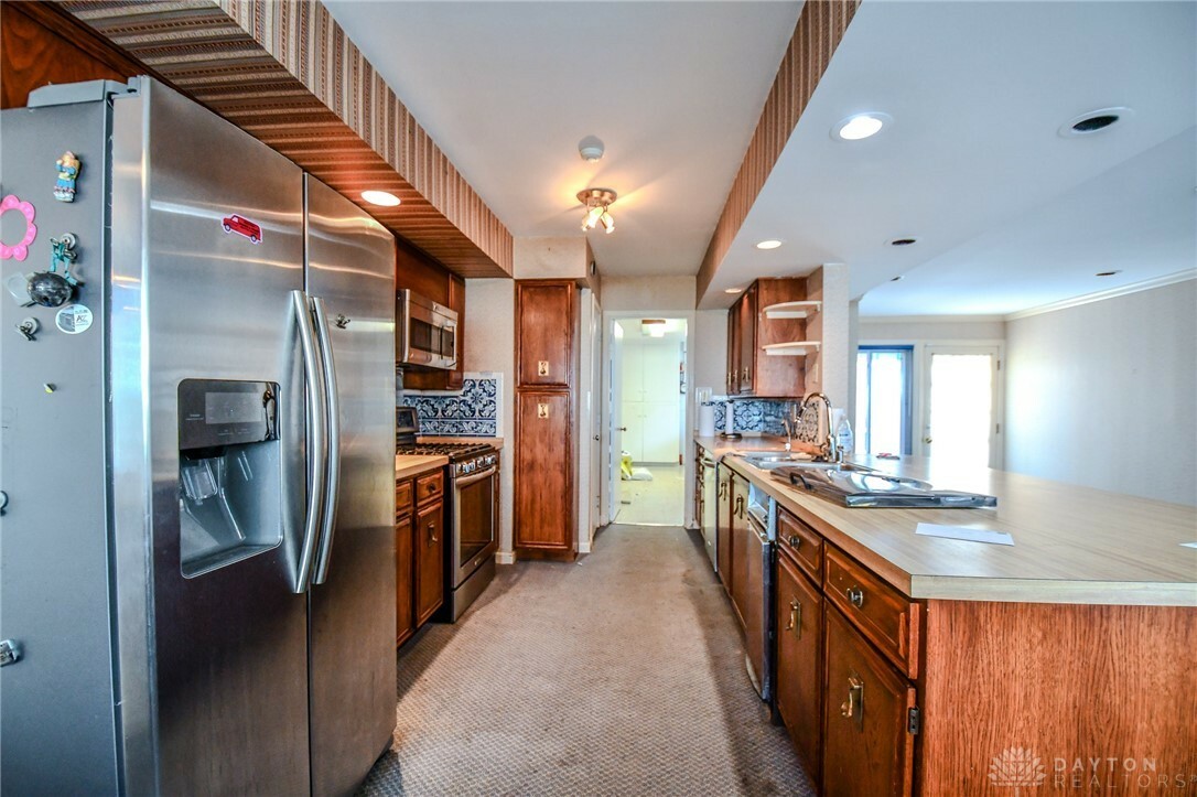Property Photo: 241 E Schantz Avenue OH 45409
