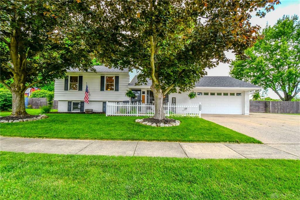 Property Photo:  1137 Edgebrook Avenue  OH 45344 