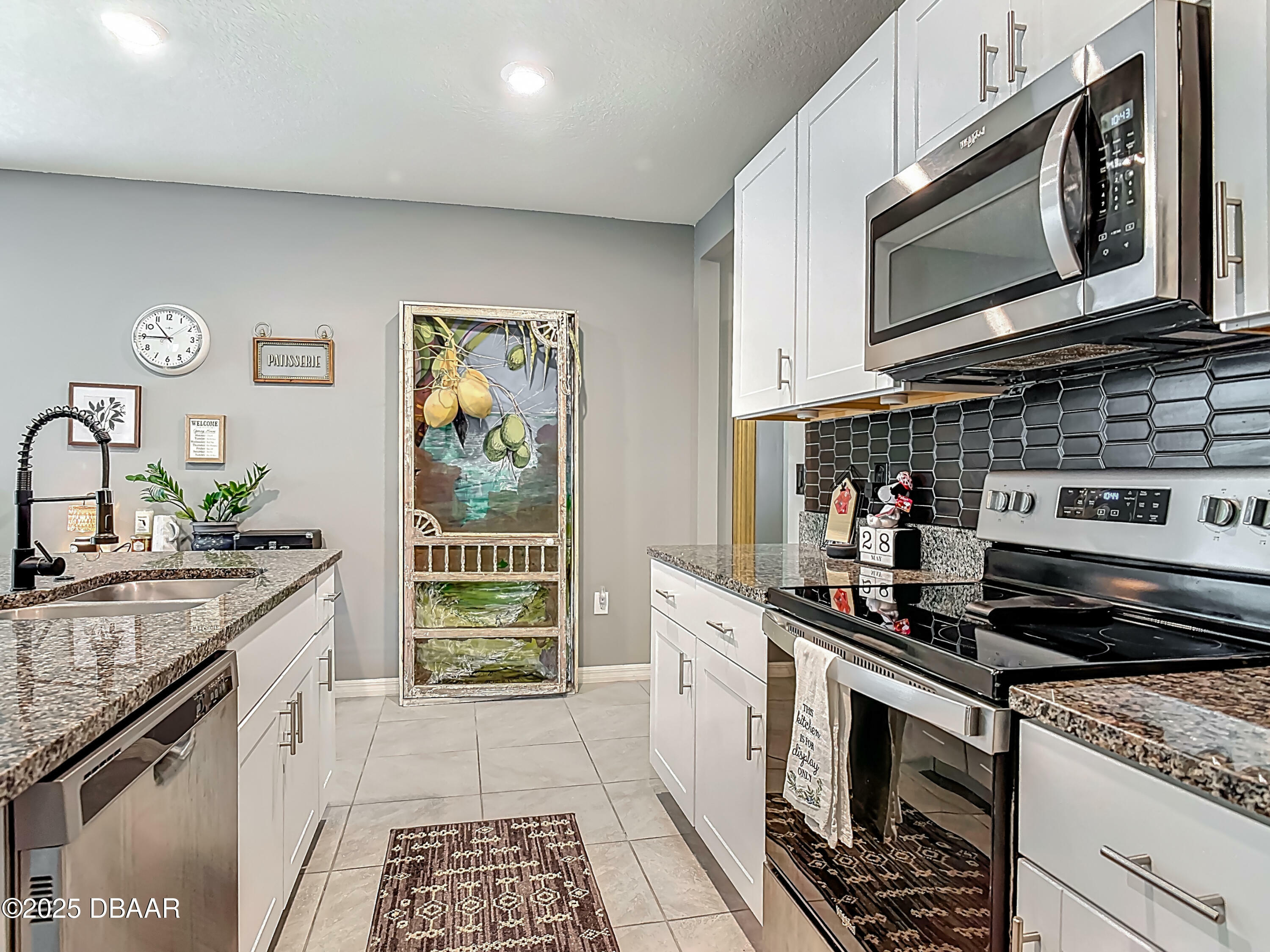 Property Photo: 330 Charles Drive FL 32724
