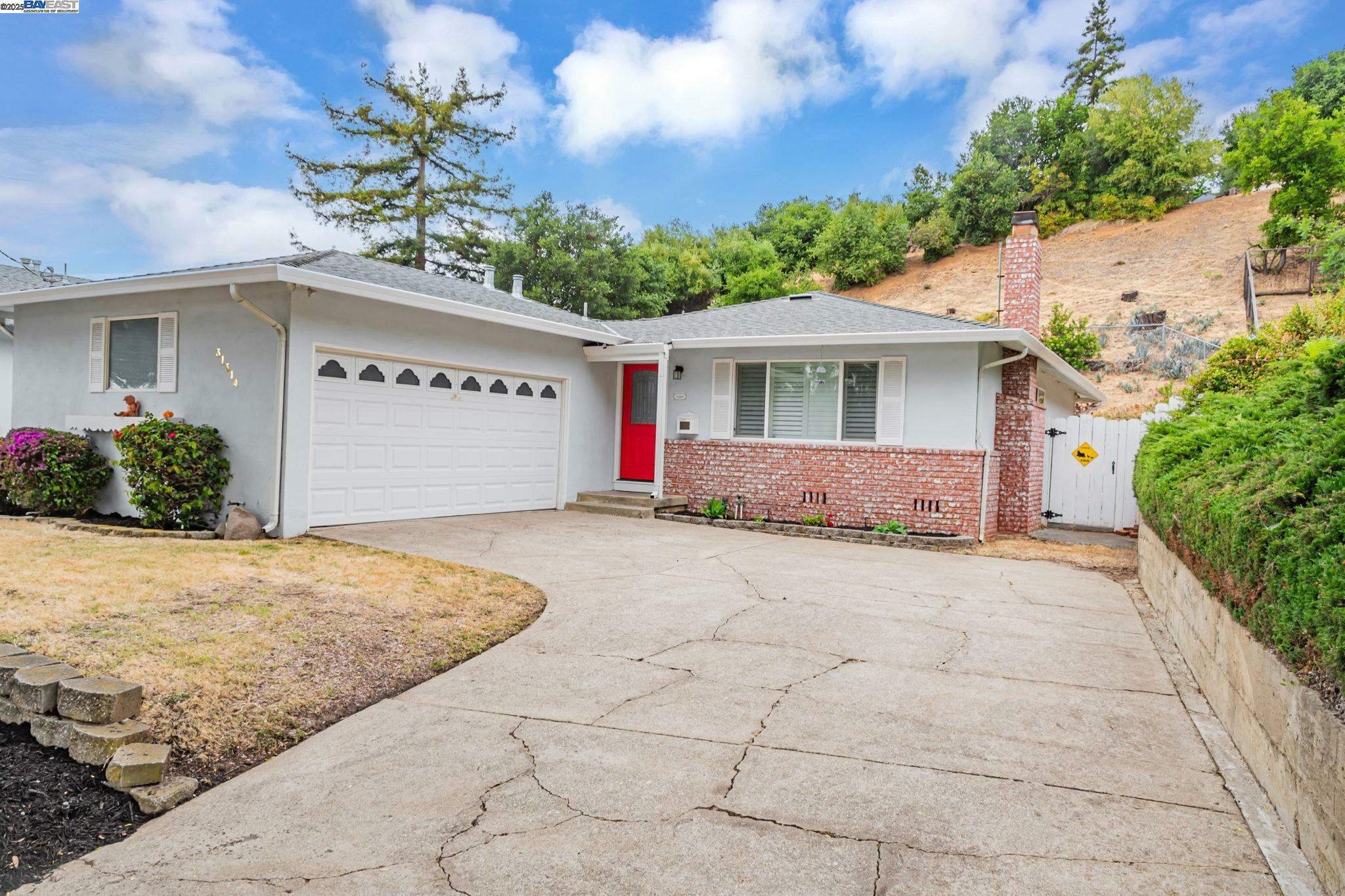 Property Photo: 31314 Chicoine Ave CA 94544