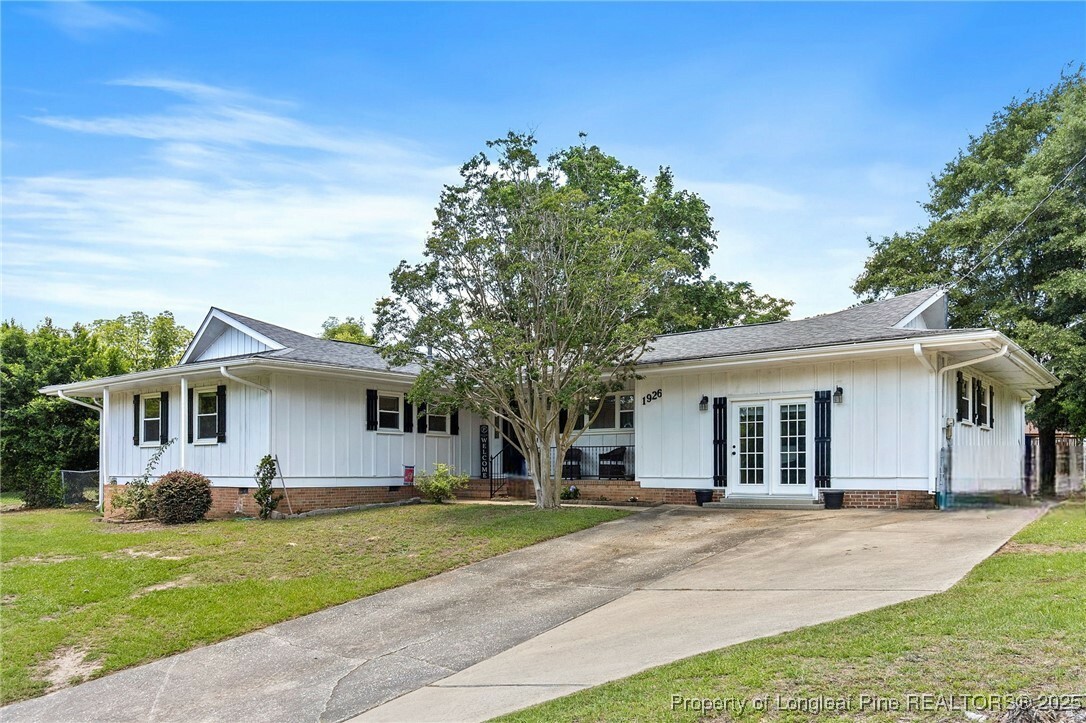Property Photo: 1926 Martindale Drive NC 28304