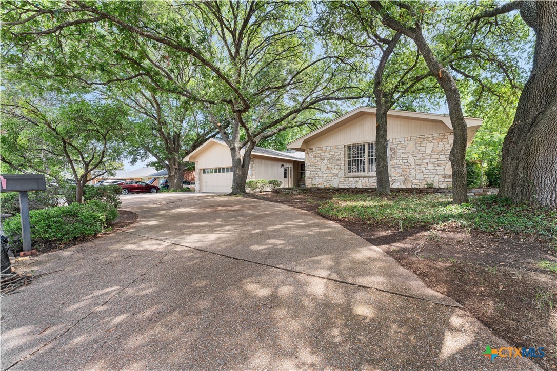 Property Photo:  906 Illinois Avenue  TX 76541 