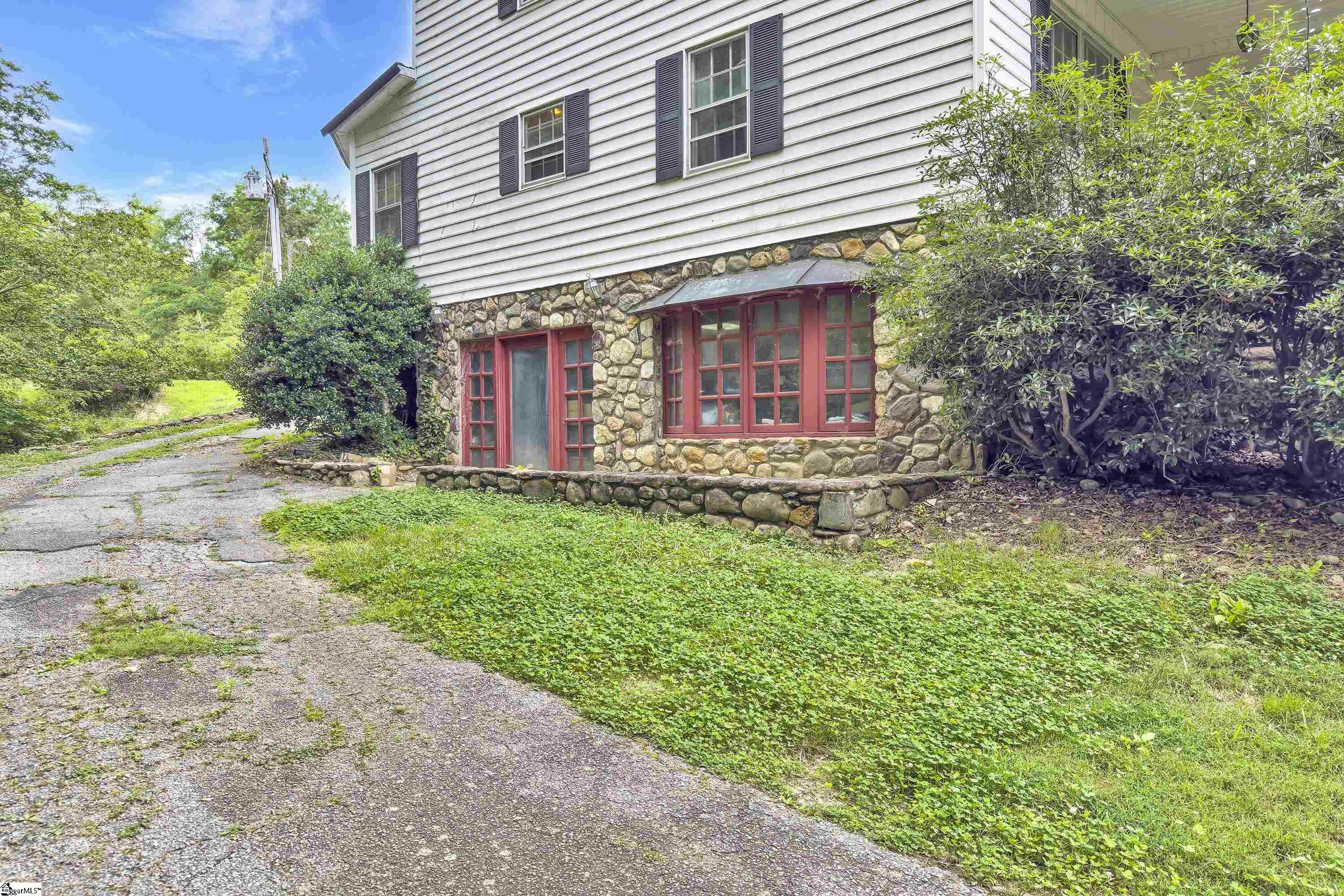 Property Photo: 2840 Glenn Springs Road SC 29302