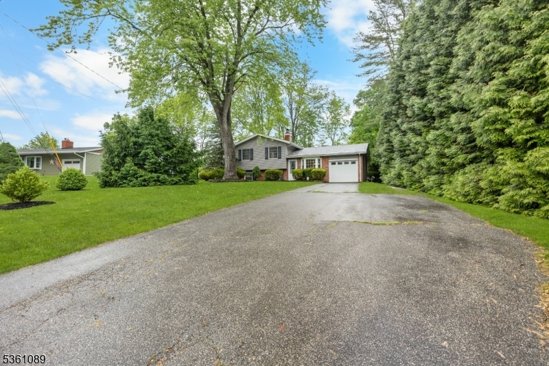 Property Photo: 62 Valley View Rd NJ 08829