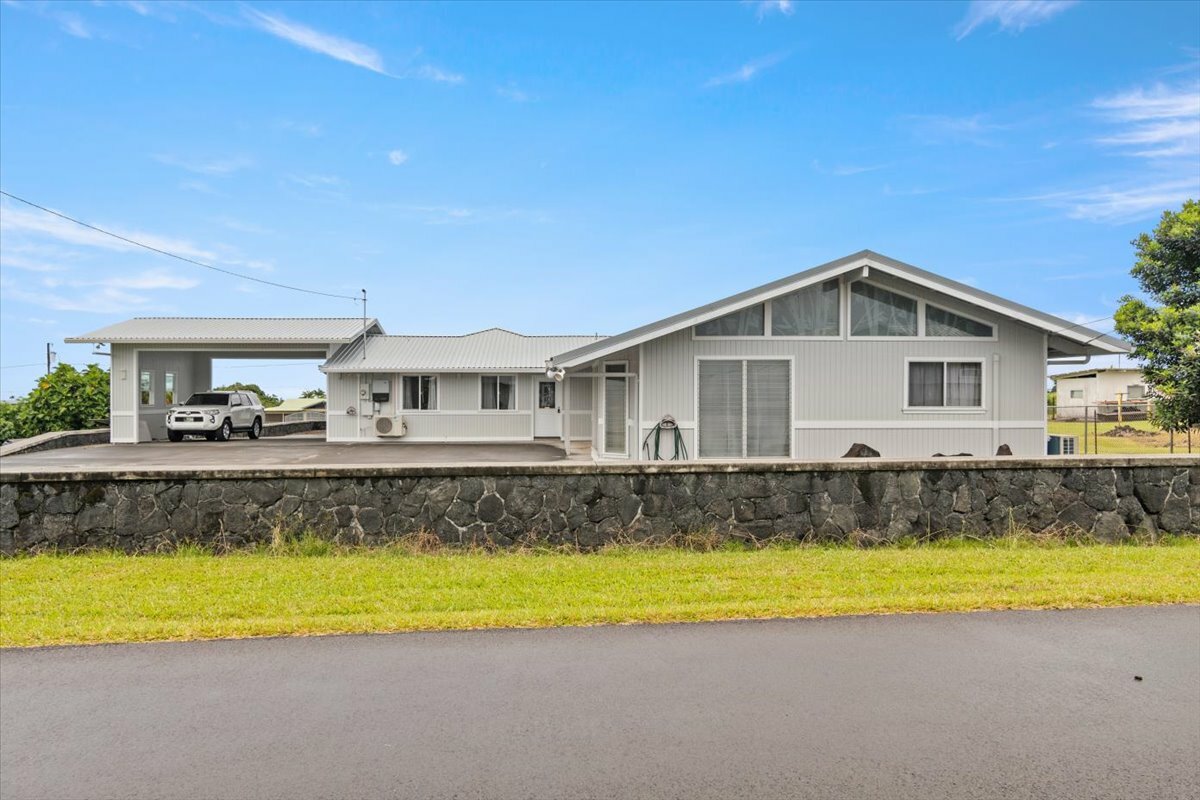 Property Photo: 92 Hoomalu St HI 96720