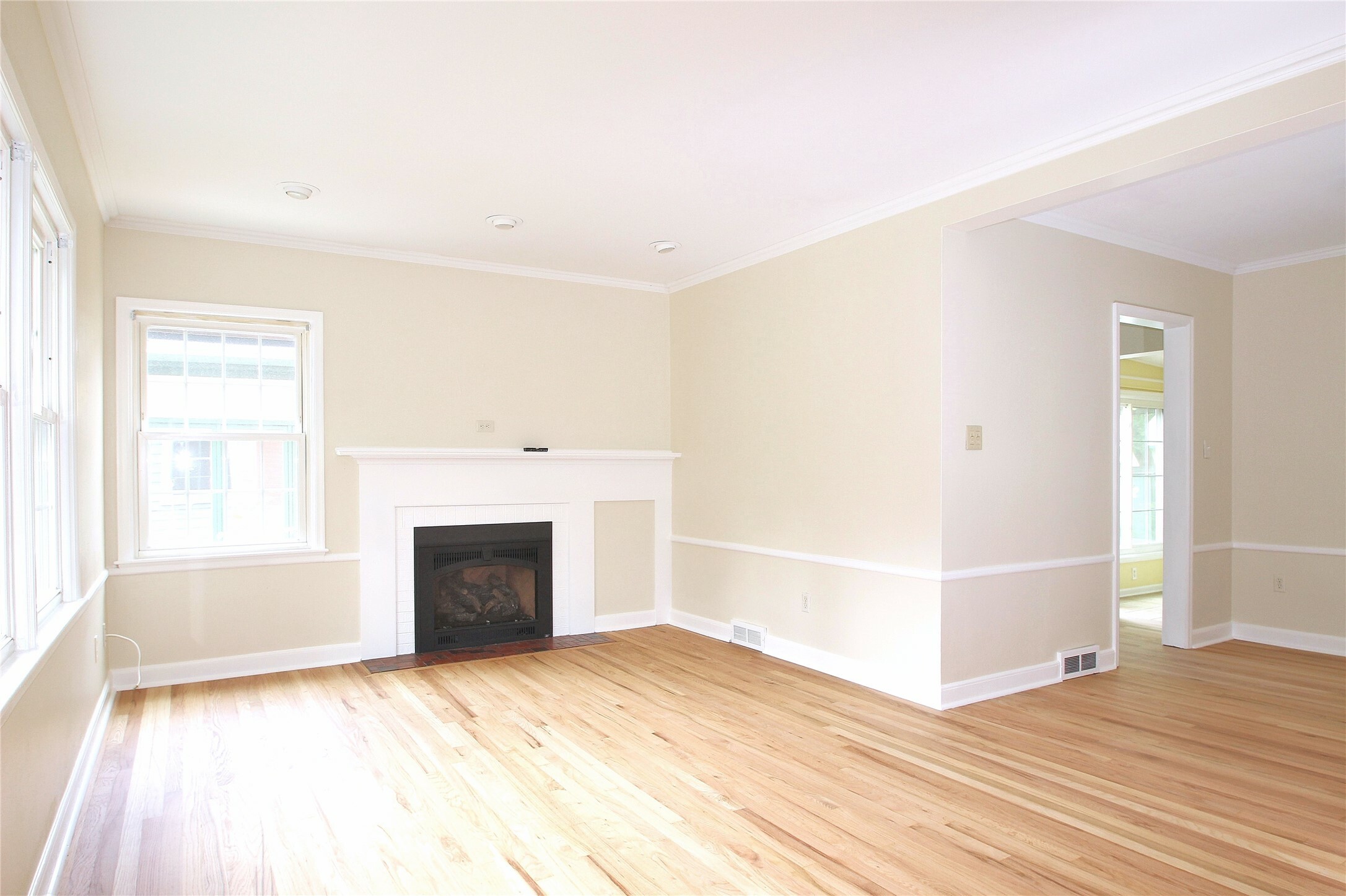Property Photo: 1427 Forestdale Drive IA 50311