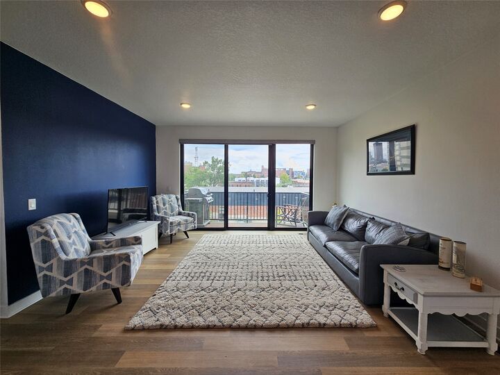 924 12th Street  Des Moines IA 50309 photo