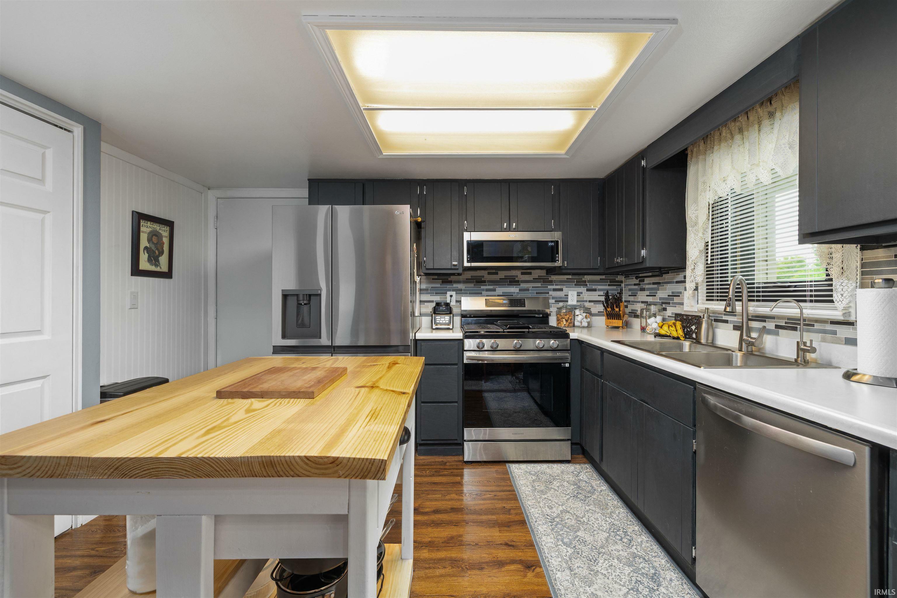 Property Photo: 6008 Hinsdale Lane IN 46835