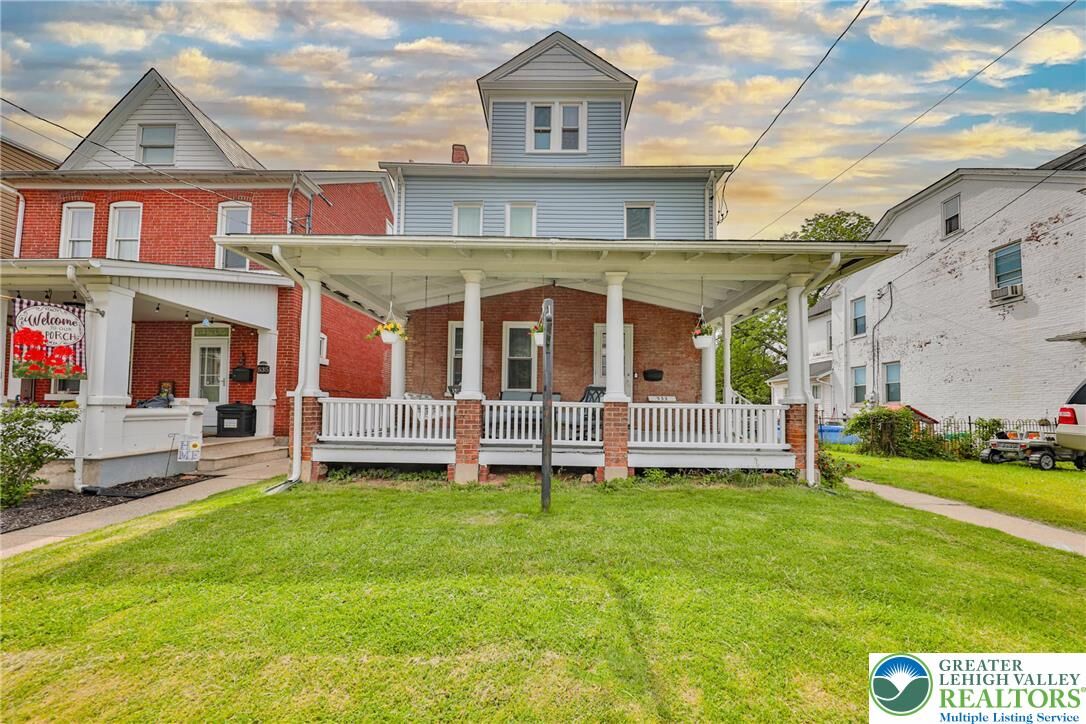 Property Photo:  533 Walnut Street  PA 18032 