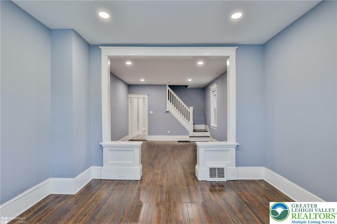 Property Photo: 322 Saint John Street PA 18042