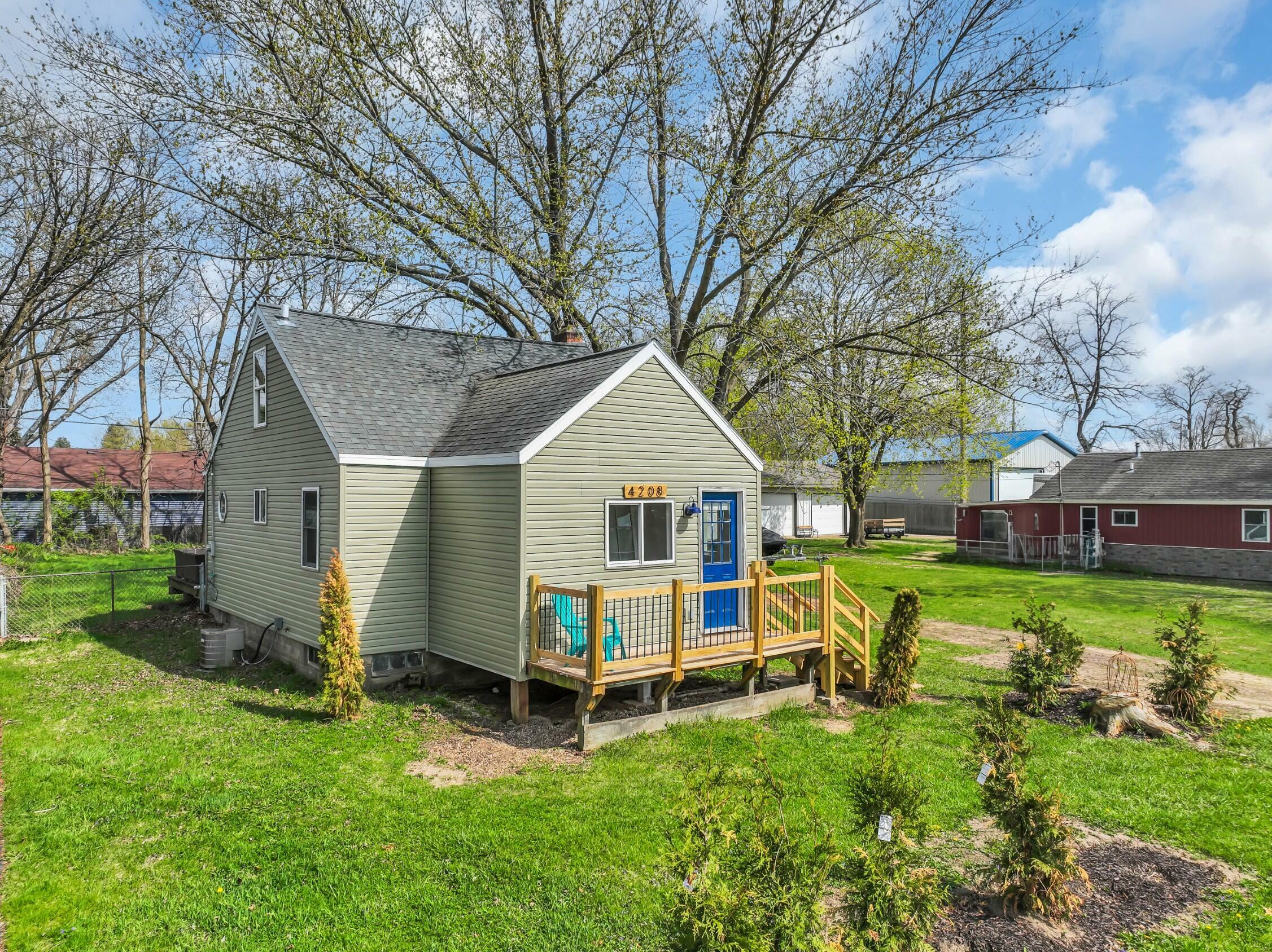 Property Photo:  4208 Locust St  WI 53115 