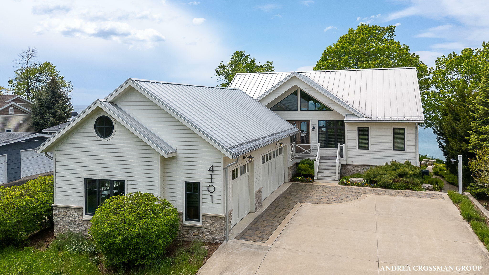 Property Photo: 4101 Lakeridge Drive MI 49424