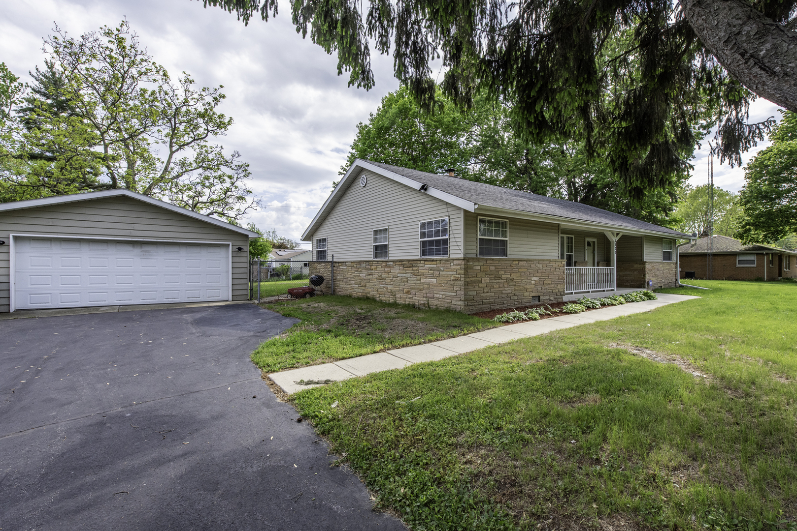 Property Photo: 1401 20th Street IL 60099