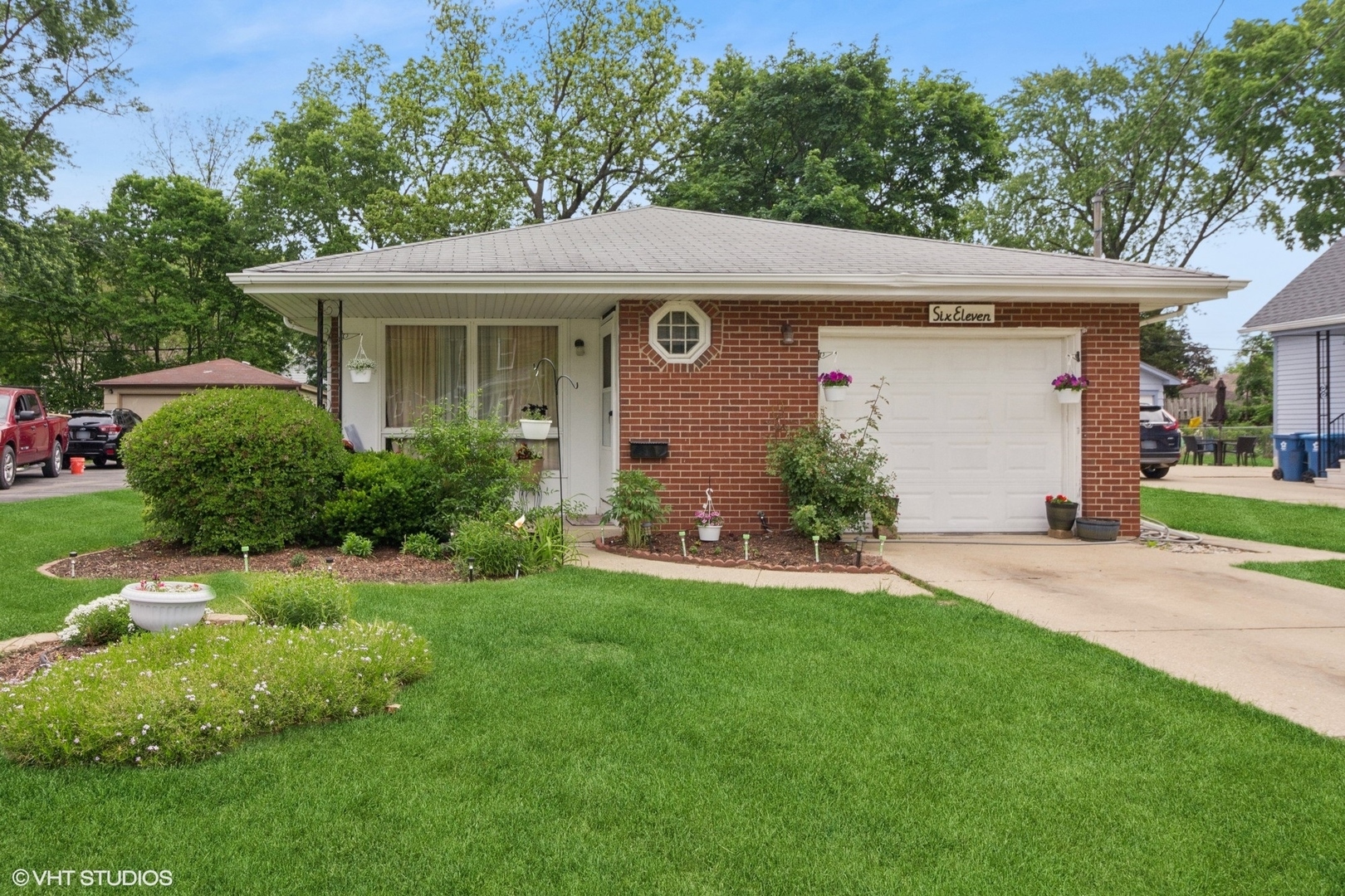 Property Photo: 611 Palace Street IL 60506