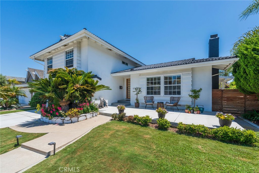 Property Photo: 17392 Almelo Lane CA 92649