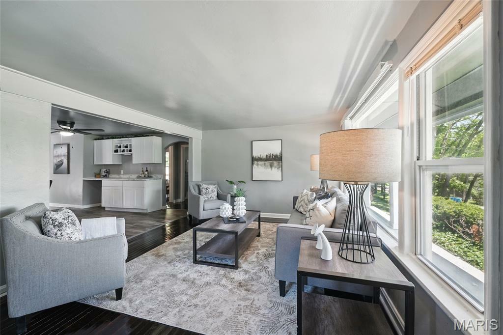 Property Photo: 41 S Dellwood Avenue MO 63135