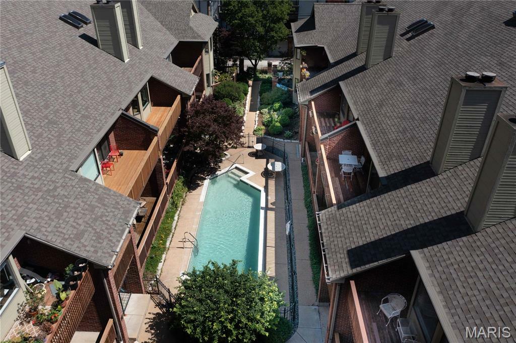 Property Photo: 4465 W Pine Boulevard 15 MO 63108