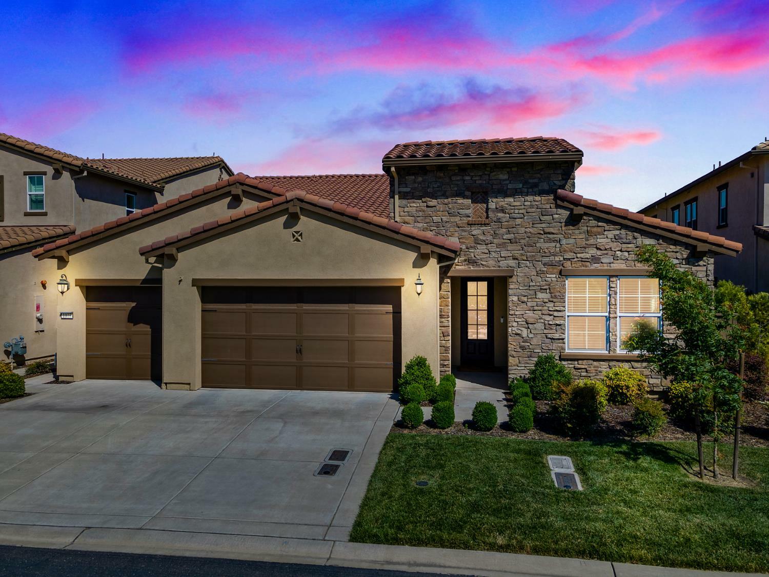 Property Photo: 1077 Hogarth Way CA 95762