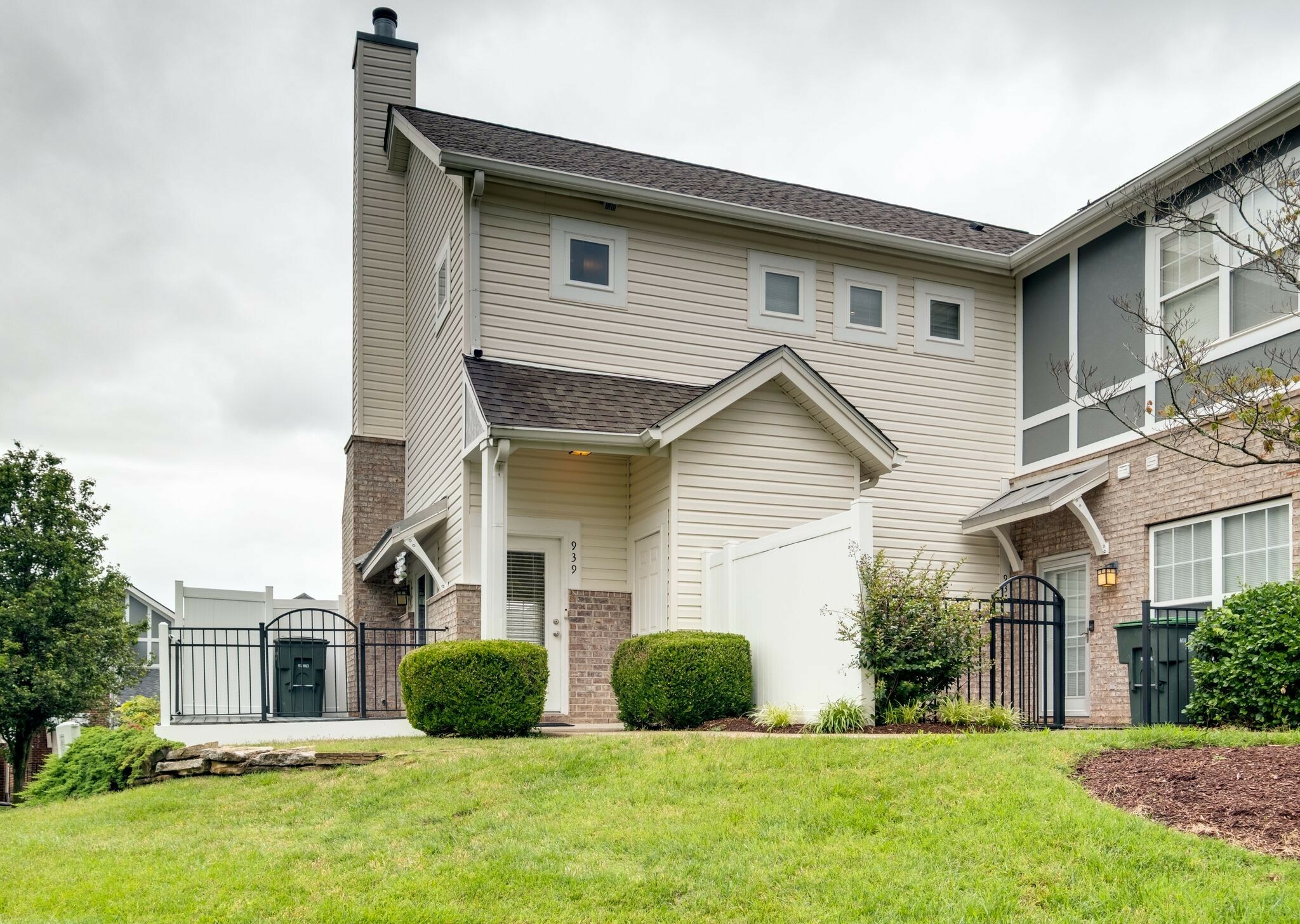 Property Photo:  939 Bracken Trl  TN 37214 