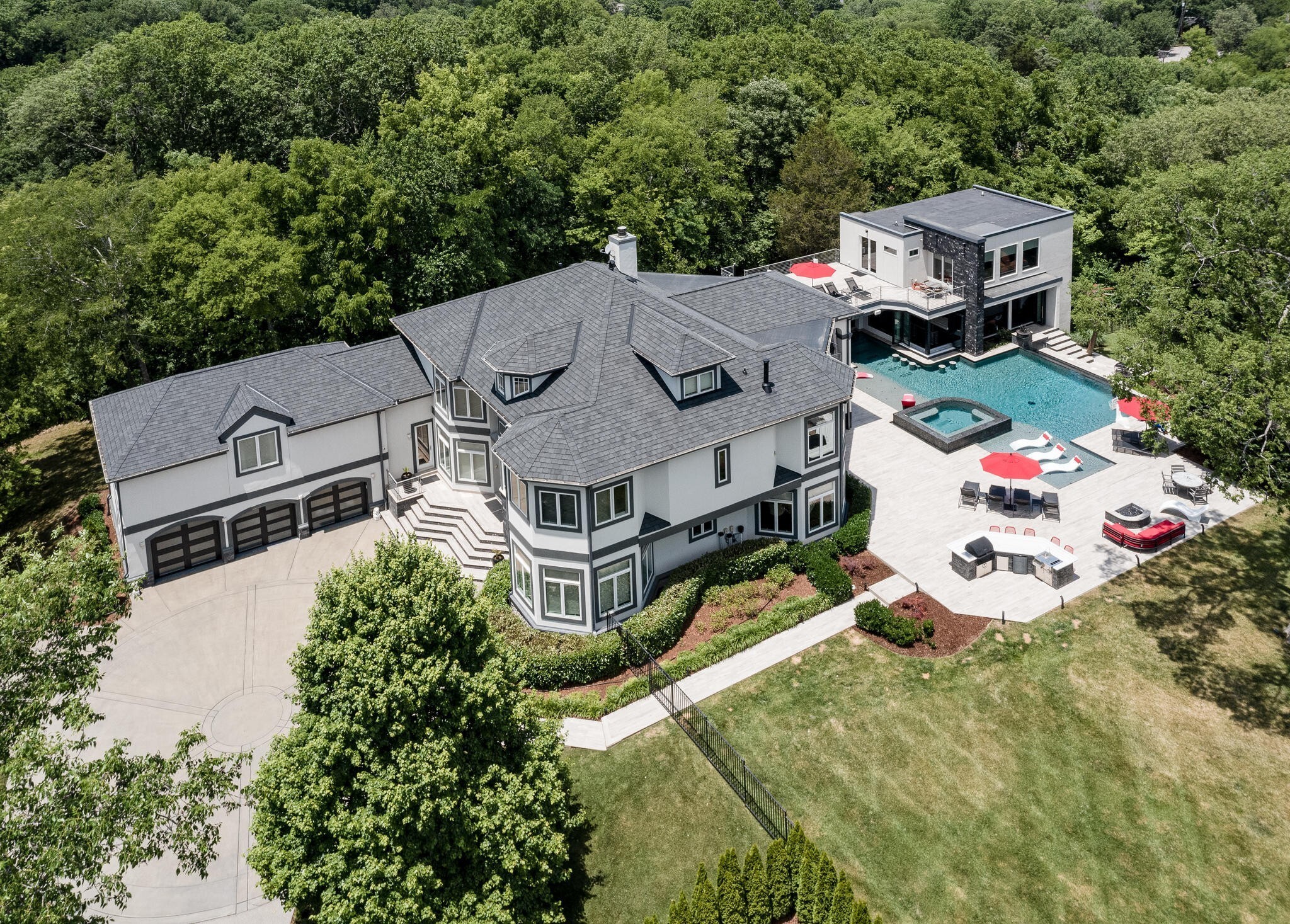 Property Photo: 813 Deercrossing TN 37220