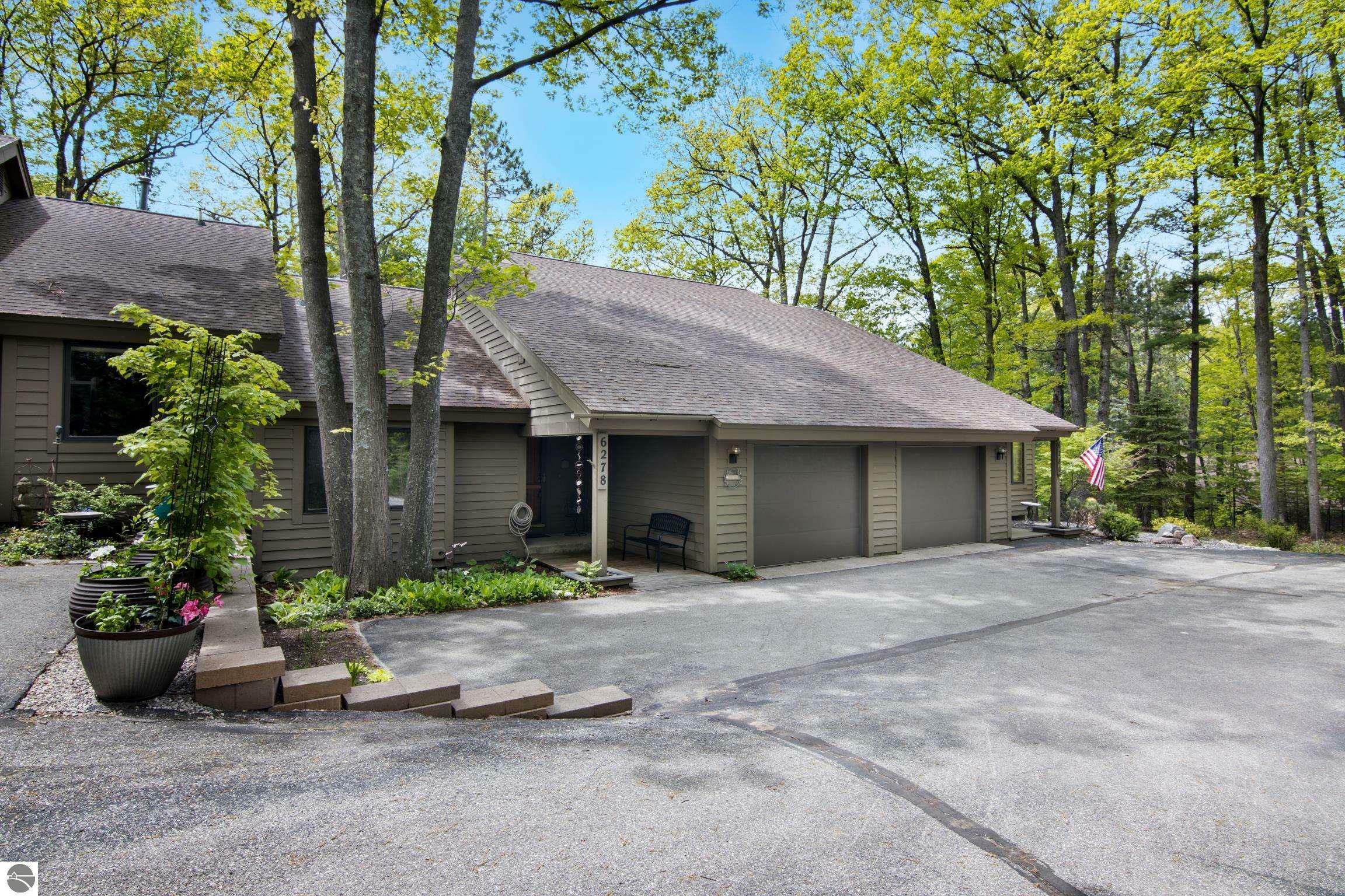 Property Photo: 6278 Summit Court MI 49686