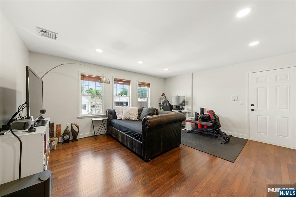 Property Photo: 270 Grand Avenue 4E NJ 07650