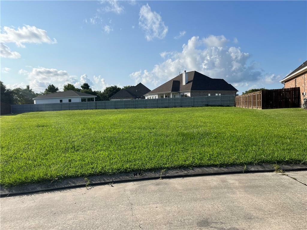 Property Photo: 106 Wisteria Court LA 70037