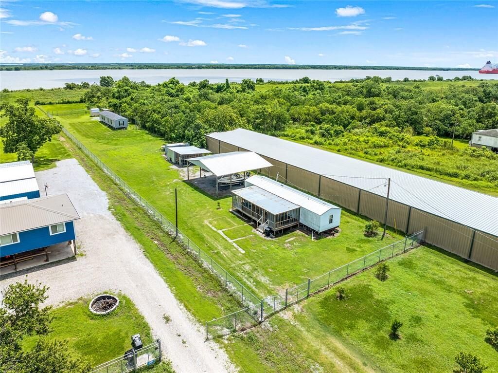 Property Photo:  41659 Highway 23  LA 70091 