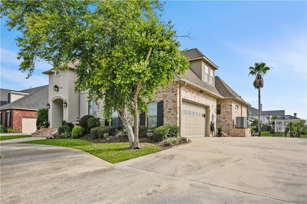 Property Photo: 231 Azores Drive LA 70458