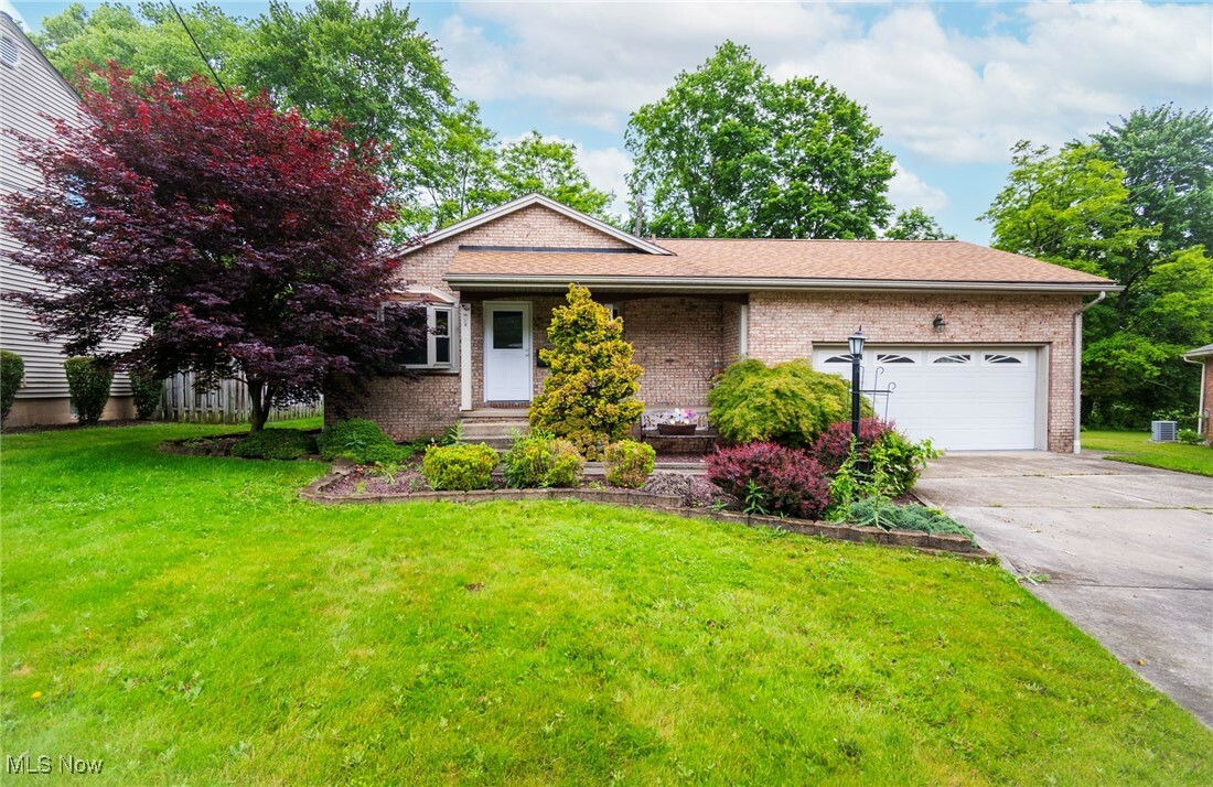 Property Photo:  2450 Venloe Drive  OH 44514 
