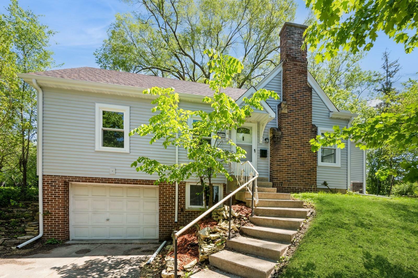Property Photo: 1296 Hazelwood Street MN 55106
