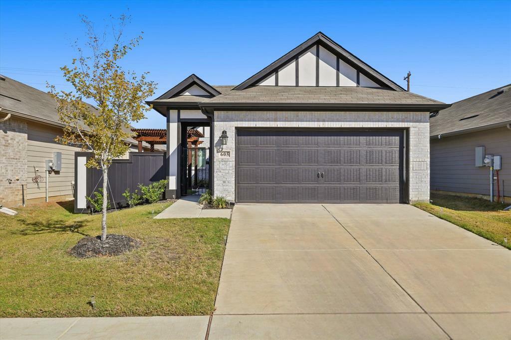 Property Photo: 605 Presidio Street TX 76227