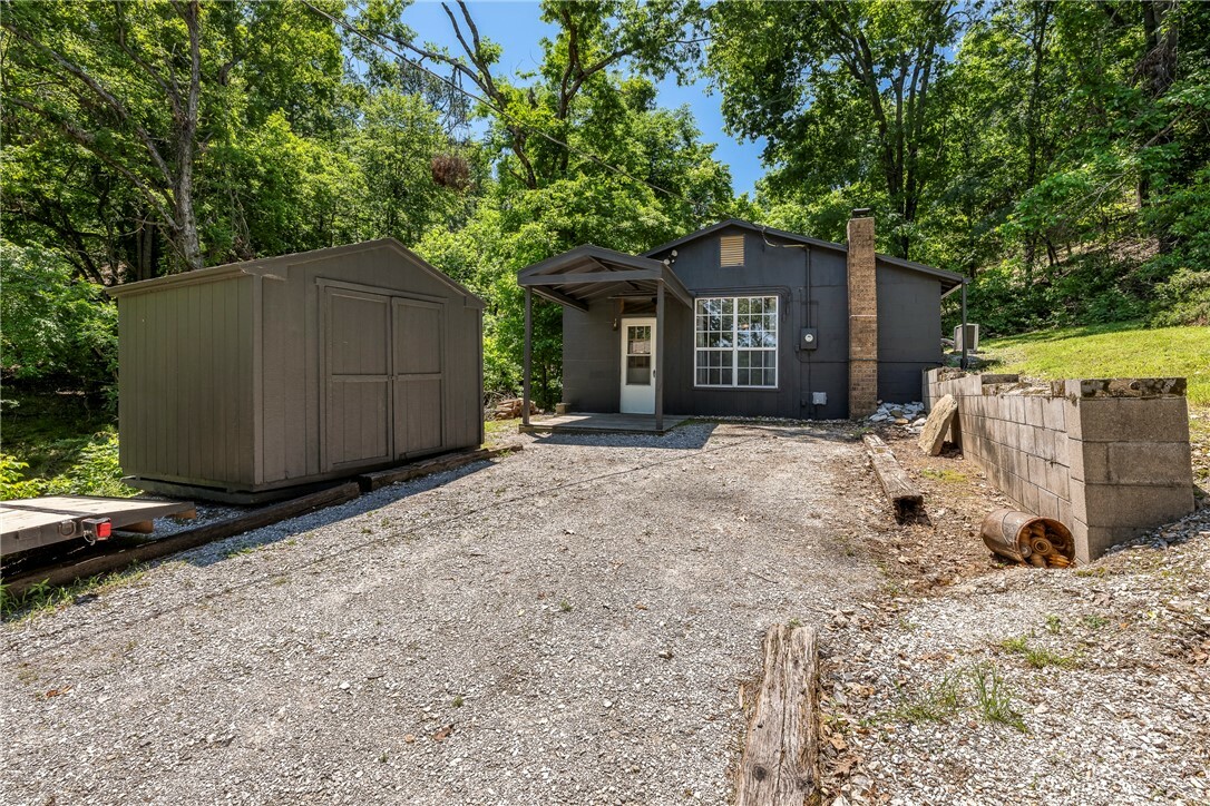 Property Photo:  19051 Pinecrest Lane  AR 72756 