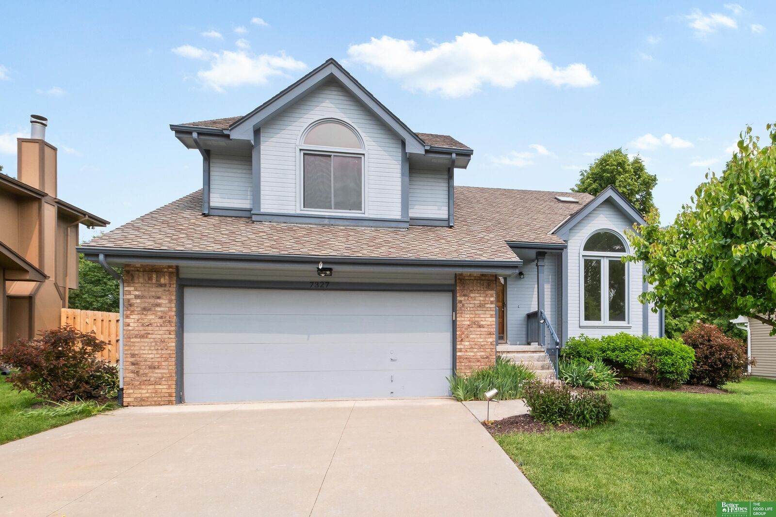 Property Photo: 7327 S 140th Avenue NE 68138