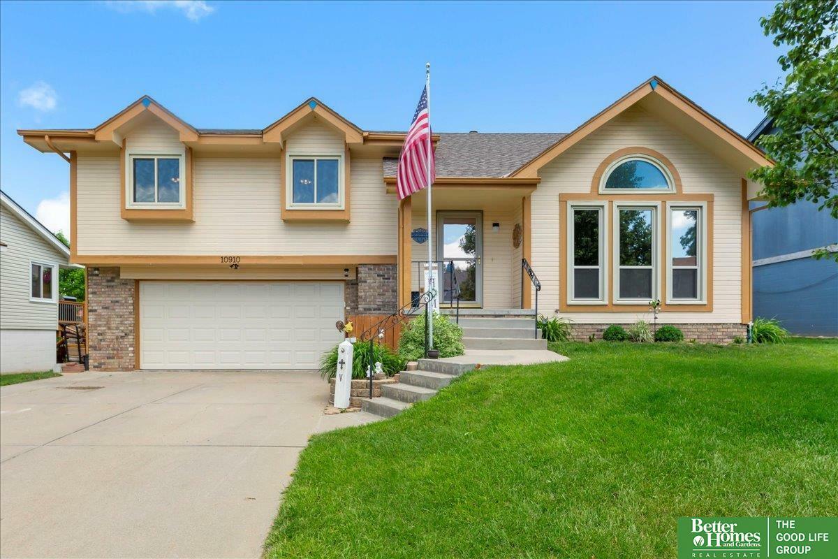 Property Photo: 10910 Bauman Avenue NE 68164