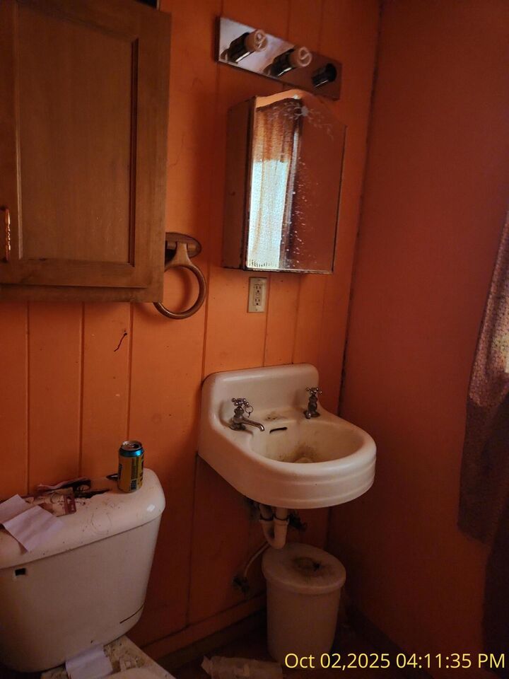 Property Photo: 7255 Holland Loop Road OR 97523