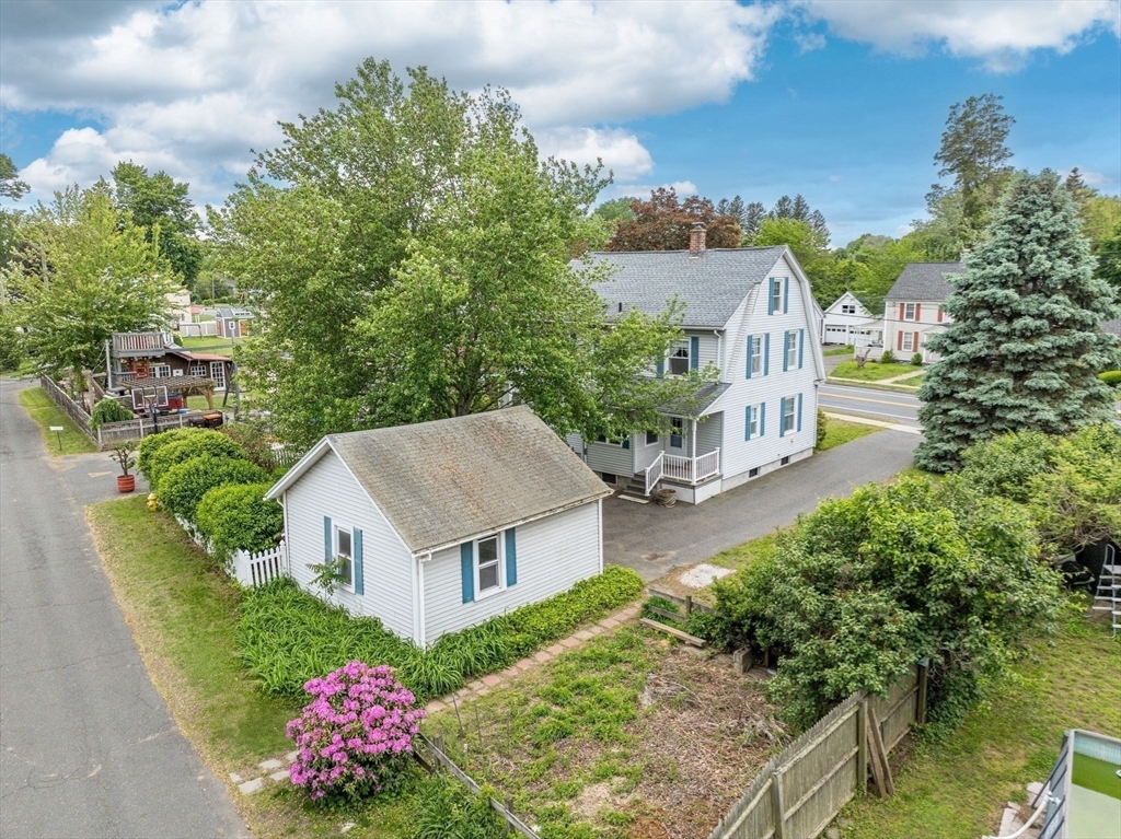 Property Photo: 1168 River Rd MA 01001